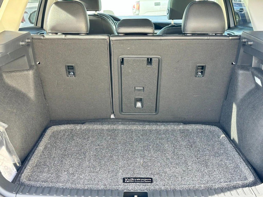 Used 2025 Volkswagen Taos SEL w/ Black Wheel Plus Package image 6