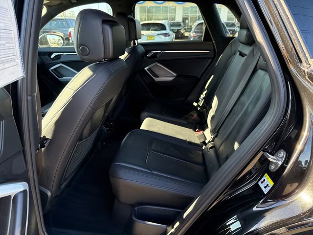 Used 2023 Audi Q3 2.0T Premium image 16