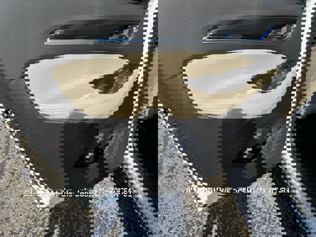 Used 2020 Buick Enclave Essence image 38