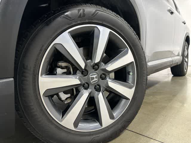 Used 2025 Honda Pilot Touring image 29