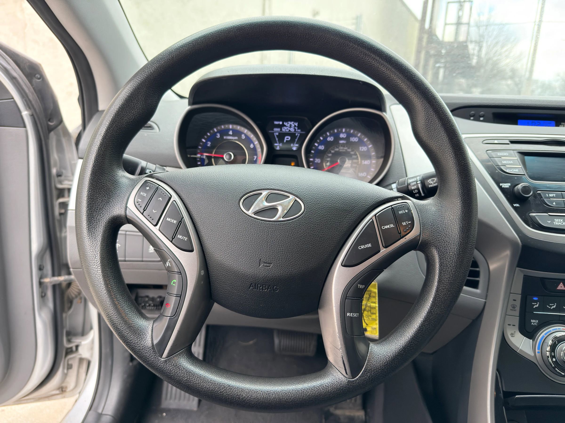 Used 2013 Hyundai Elantra GLS w/ Preferred Pkg image 11