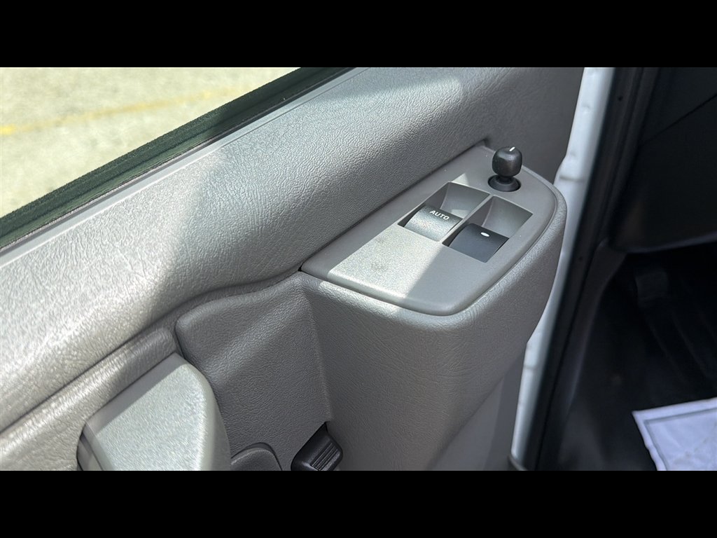 Used 2025 GMC Savana 2500 w/ Driver Convenience Package RWD image 8