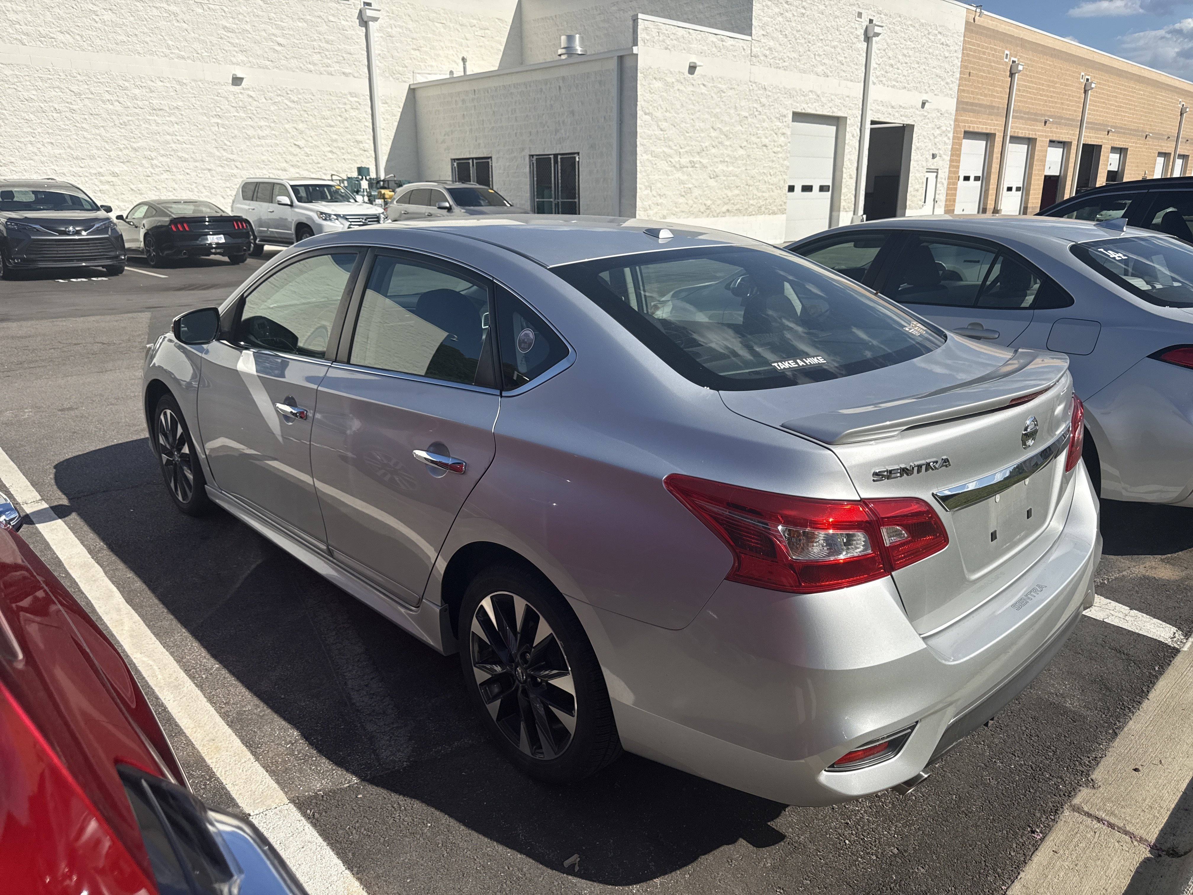 Used 2018 Nissan Sentra SR w/ Technology Package FWD image 10