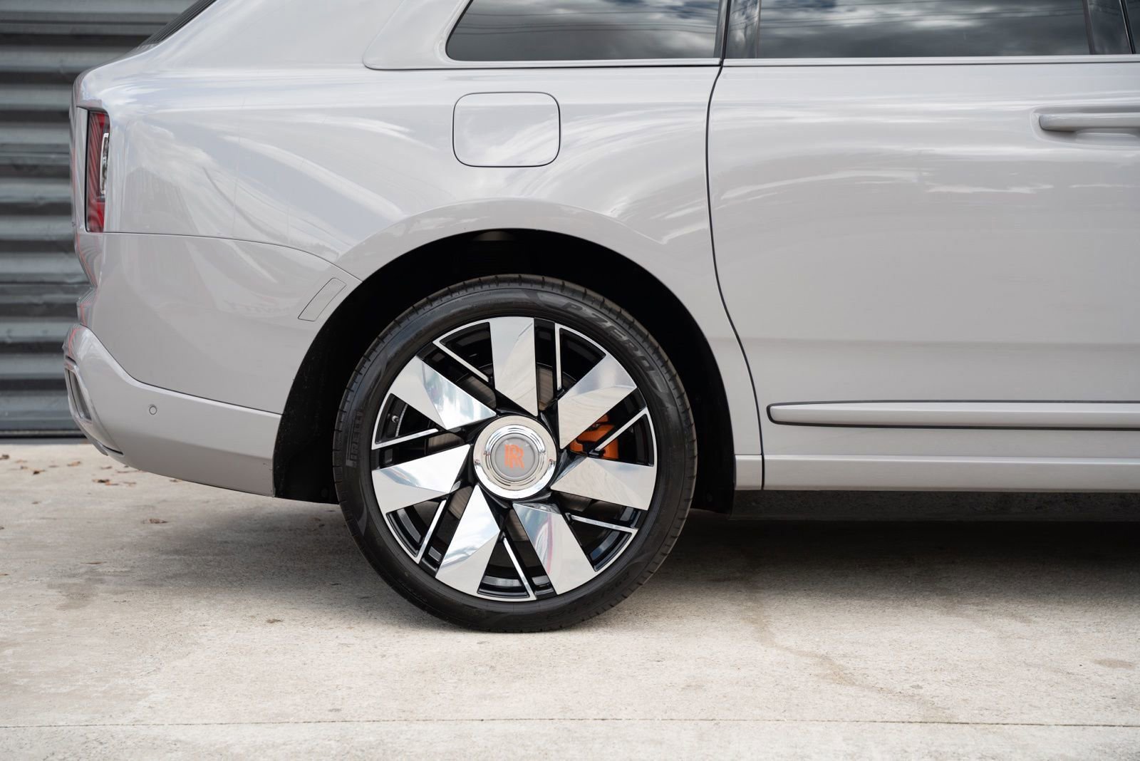 Used 2025 Rolls-Royce Cullinan image 11