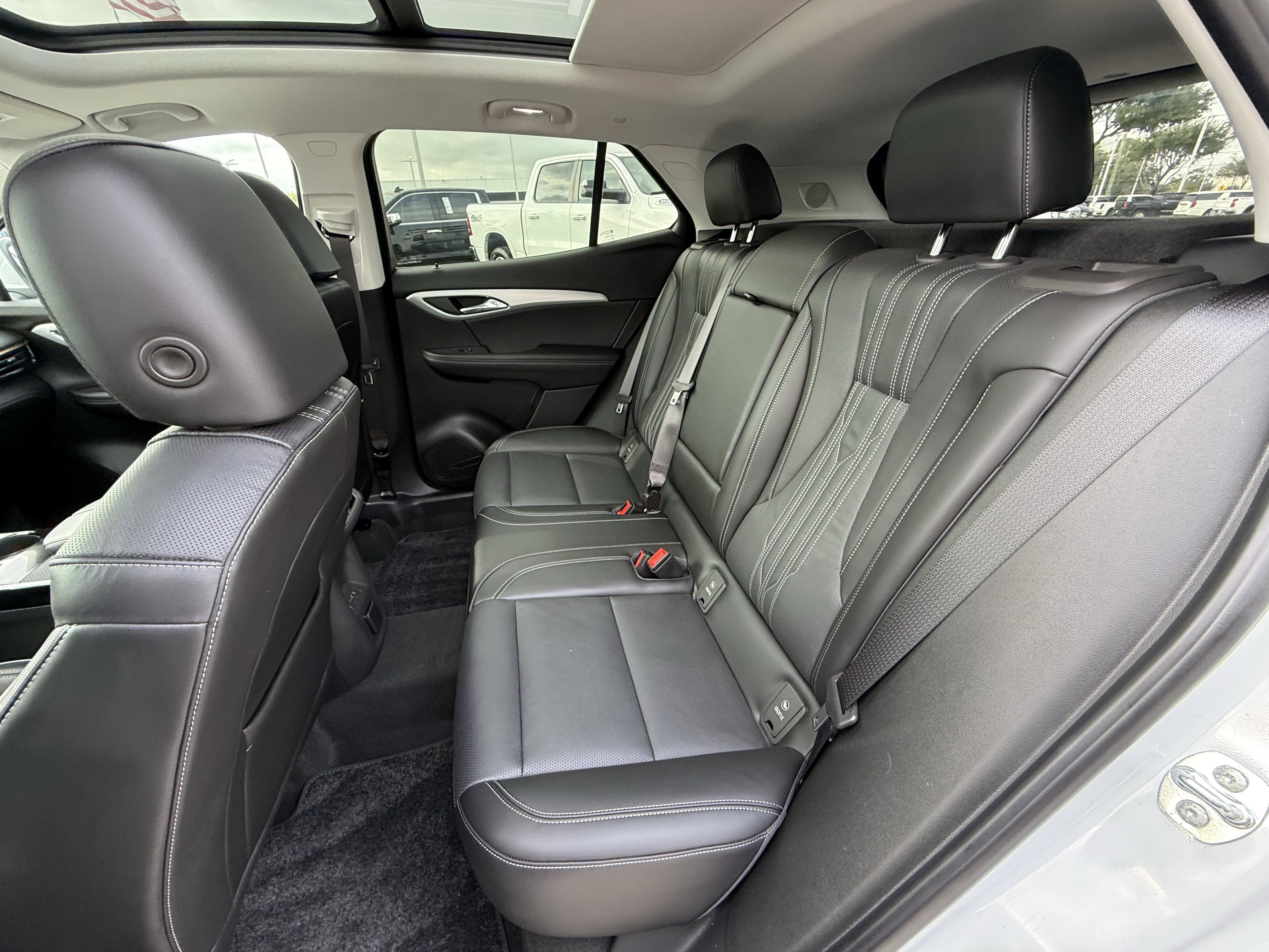 Used 2024 Buick Envision Avenir image 29