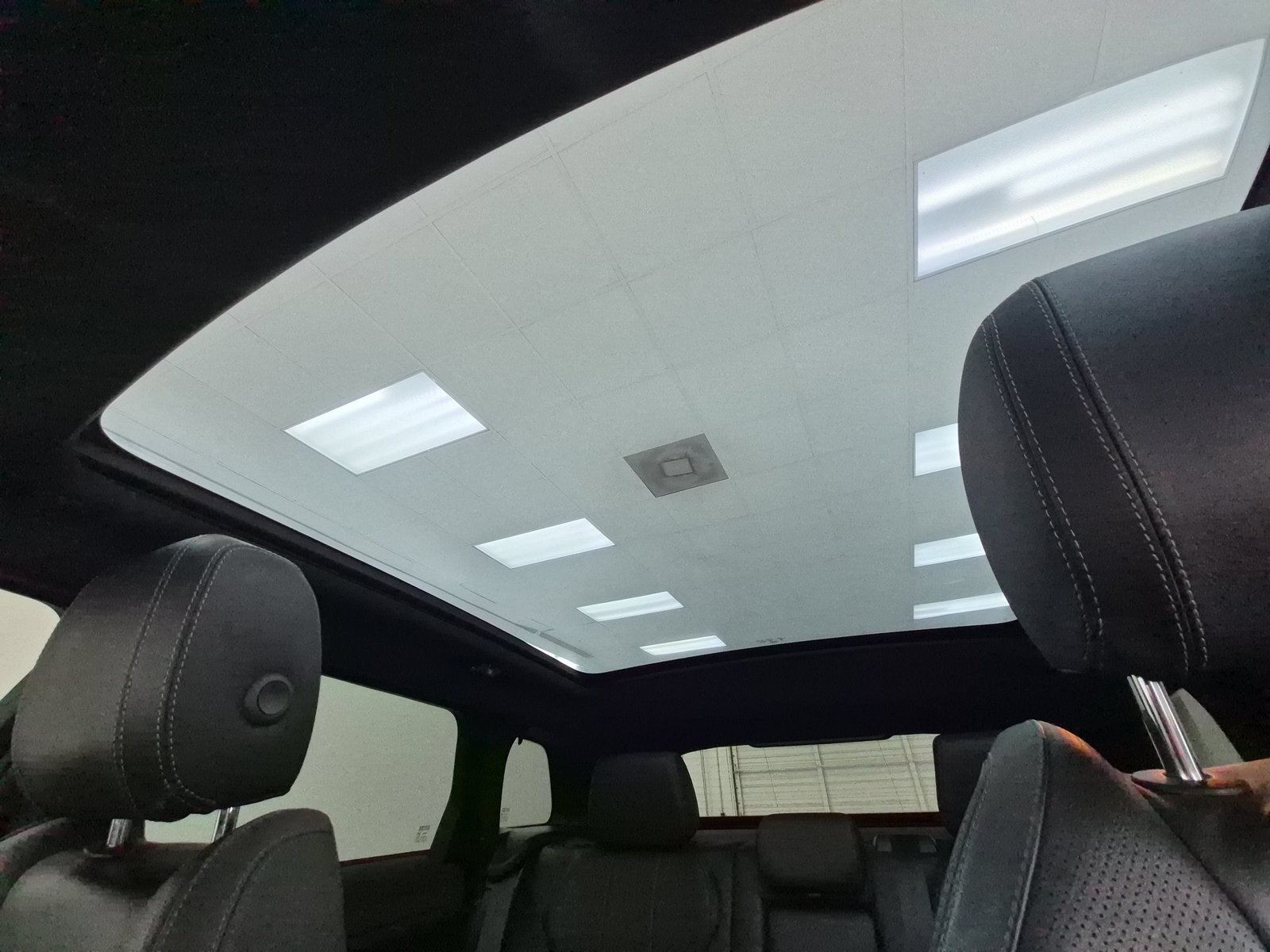 Used 2018 Land Rover Range Rover Evoque SE AWD/4WD image 21