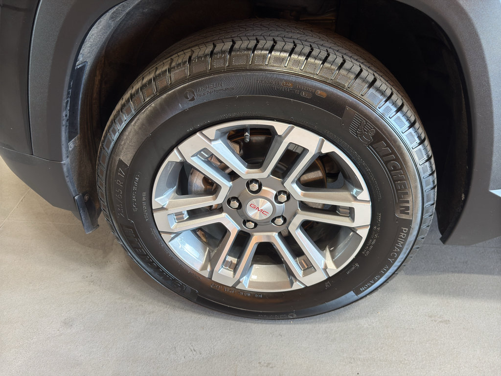 Used 2025 GMC Terrain Elevation AWD/4WD image 9