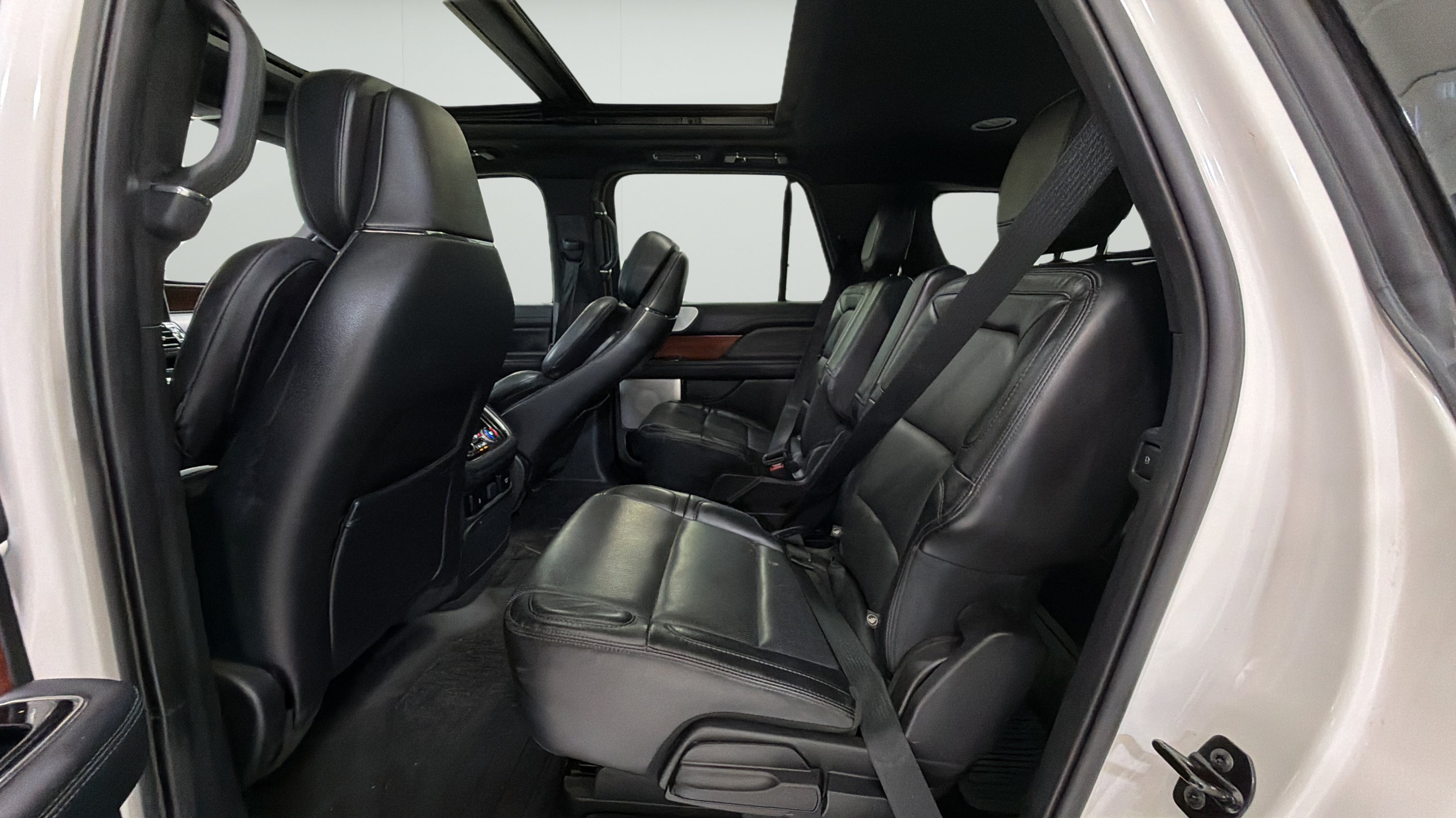 Used 2021 Lincoln Navigator L Reserve RWD image 19