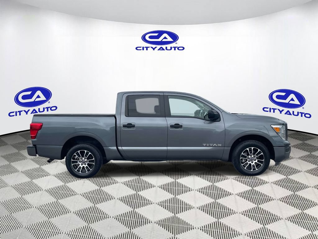 Used 2023 Nissan Titan SV RWD image 2