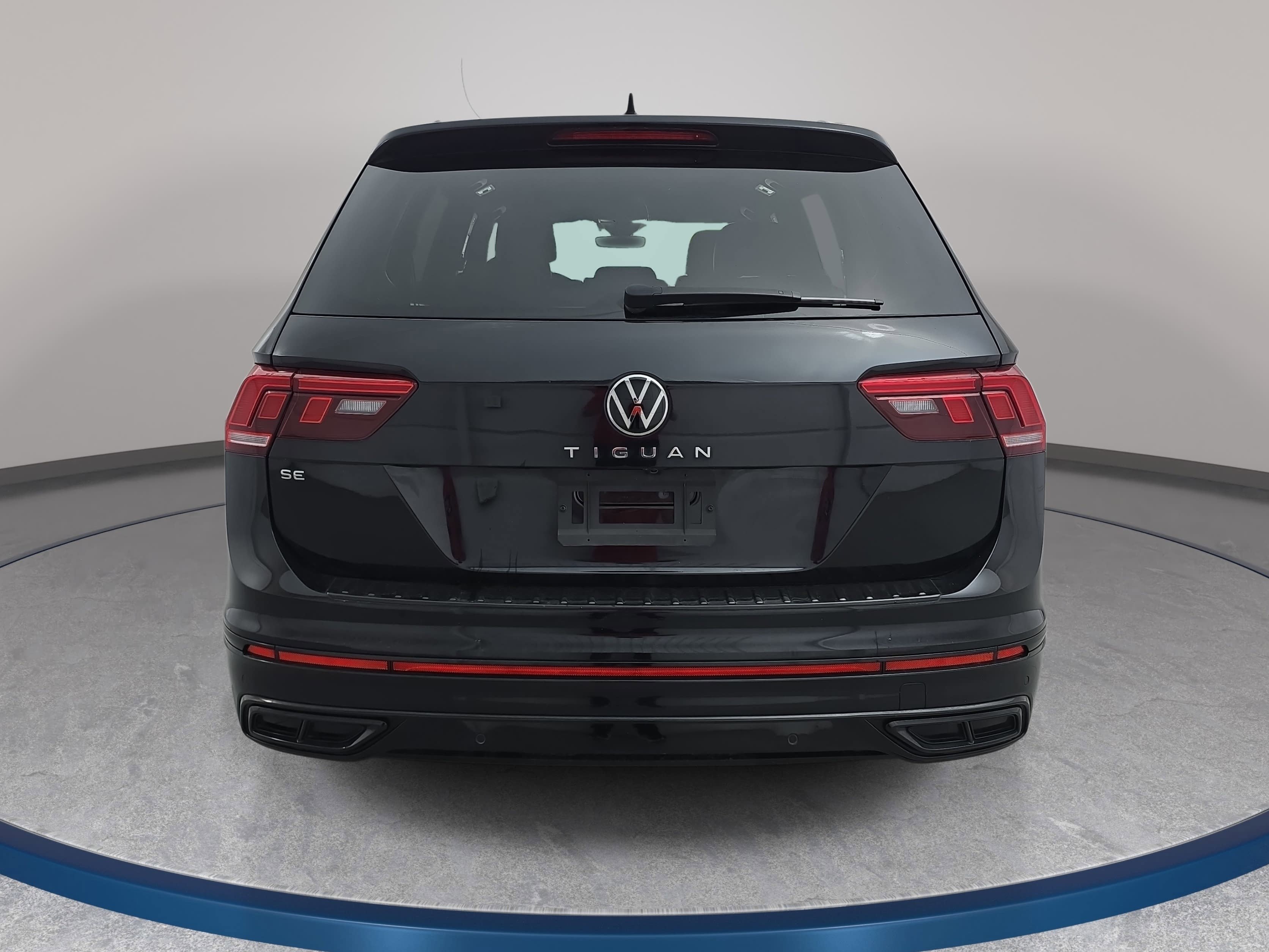 Used 2023 Volkswagen Tiguan SE R-Line FWD image 6