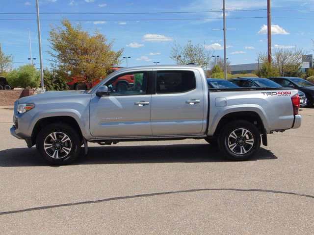Used 2018 Toyota Tacoma TRD Sport AWD/4WD image 7