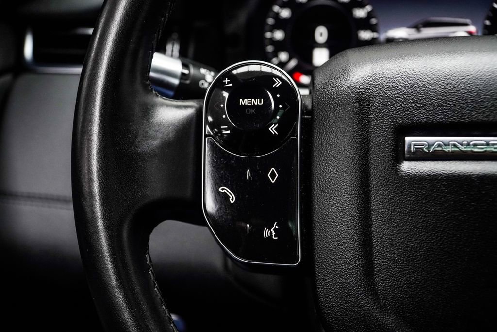 Used 2020 Land Rover Range Rover Evoque SE image 32