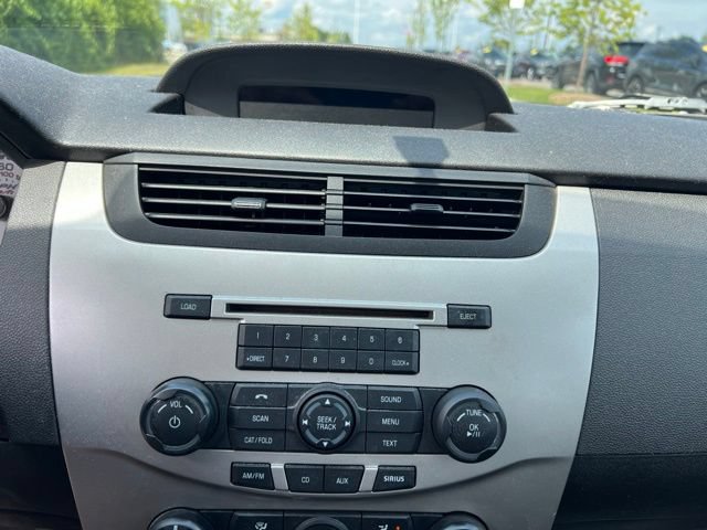 Used 2010 Ford Focus SE FWD image 18