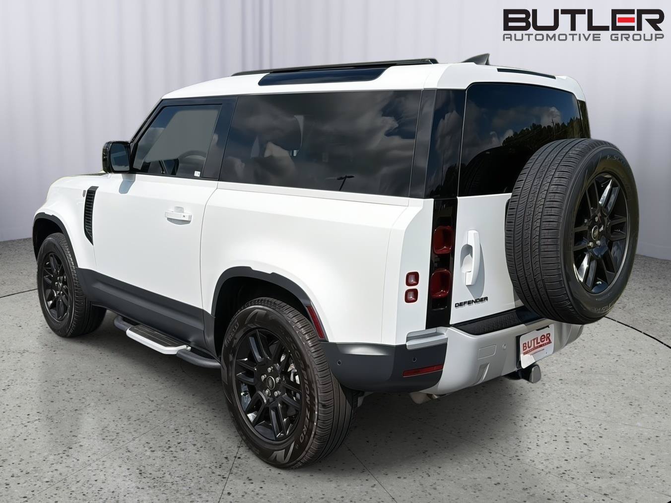Used 2023 Land Rover Defender 90 SE AWD/4WD image 4