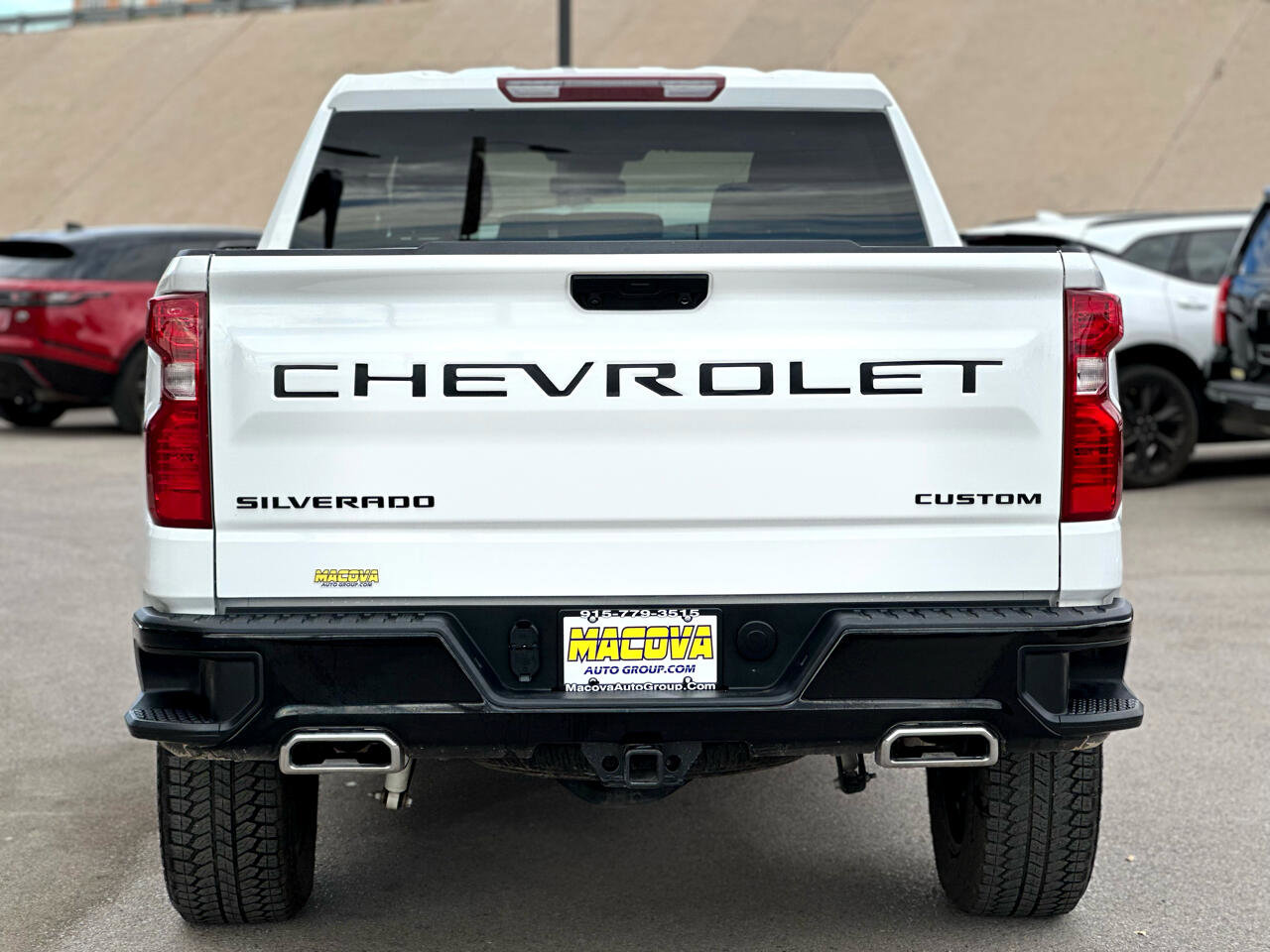 Used 2024 Chevrolet Silverado 1500 Custom Trail Boss w/ LPO, Dark Essentials Package image 6