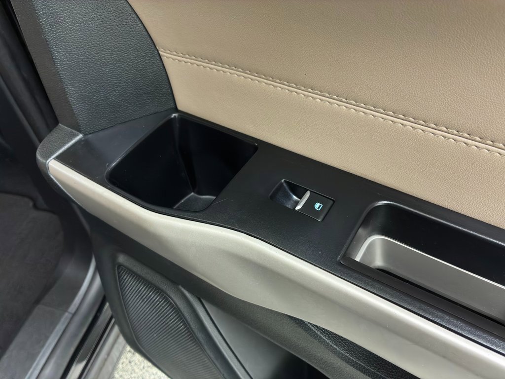 Used 2023 Ford Explorer Limited image 40