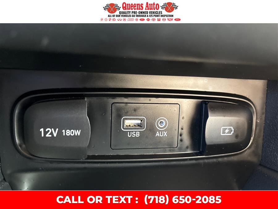 Used 2020 Hyundai Santa Fe SE image 42
