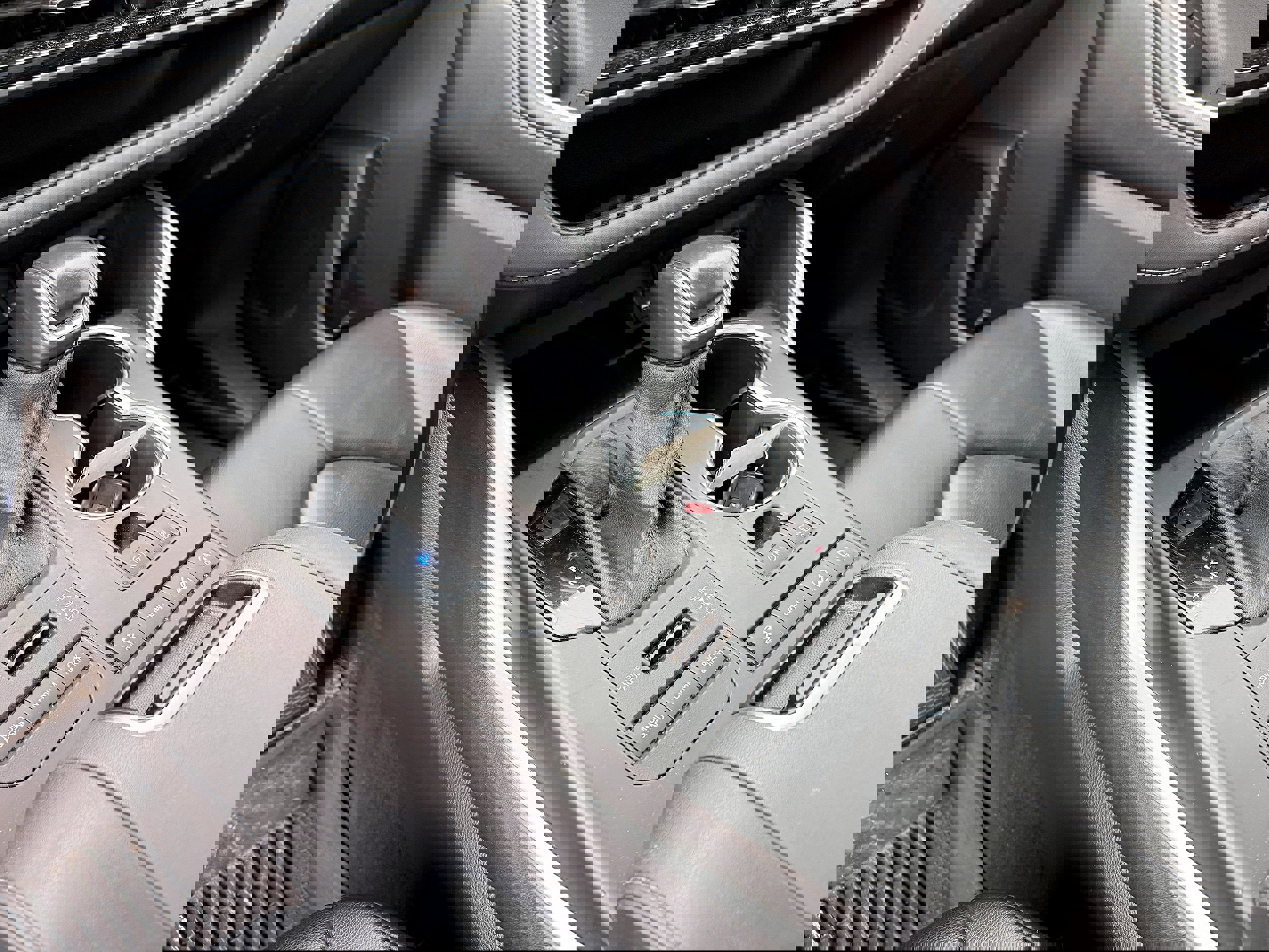 Used 2021 Toyota Highlander XLE image 18