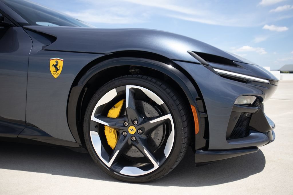 Used 2025 Ferrari Purosangue AWD/4WD image 10