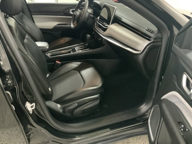 Used 2023 Jeep Compass Latitude image 21