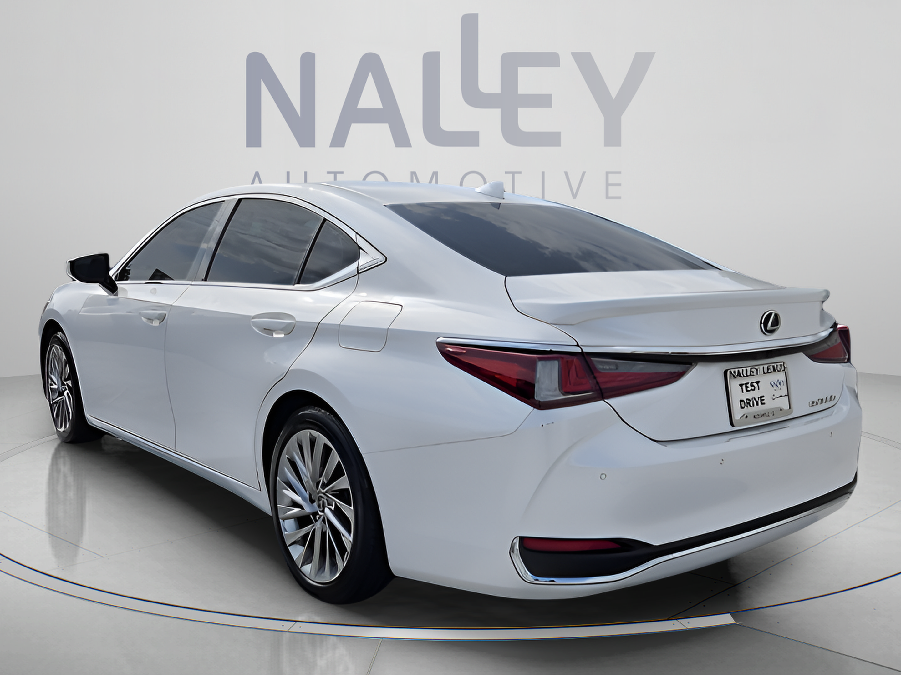 Certified 2023 Lexus ES 300h Ultra Luxury w/ Accessory Package (Z2) FWD image 3