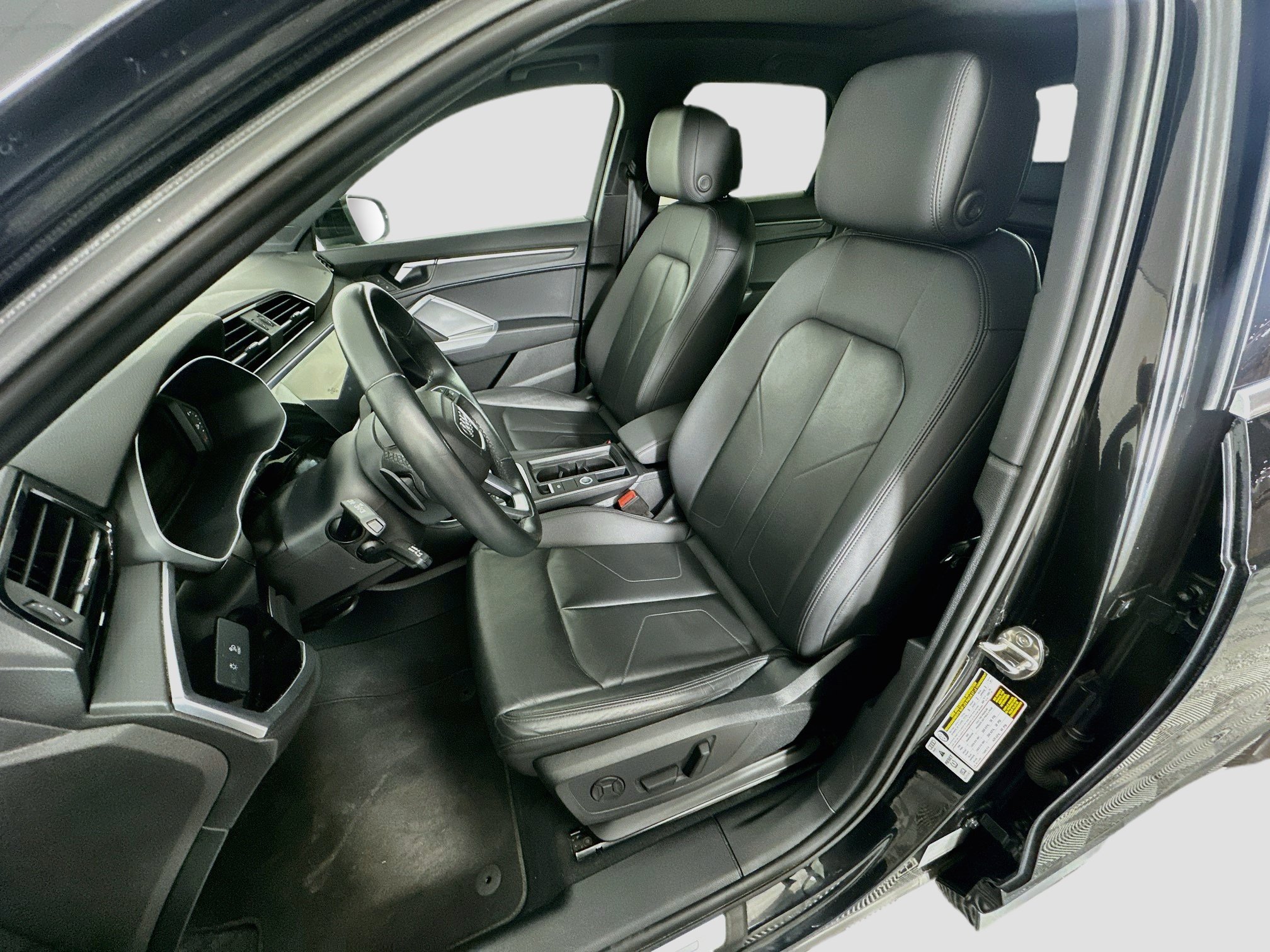 Used 2025 Audi Q3 2.0T Premium AWD/4WD image 13