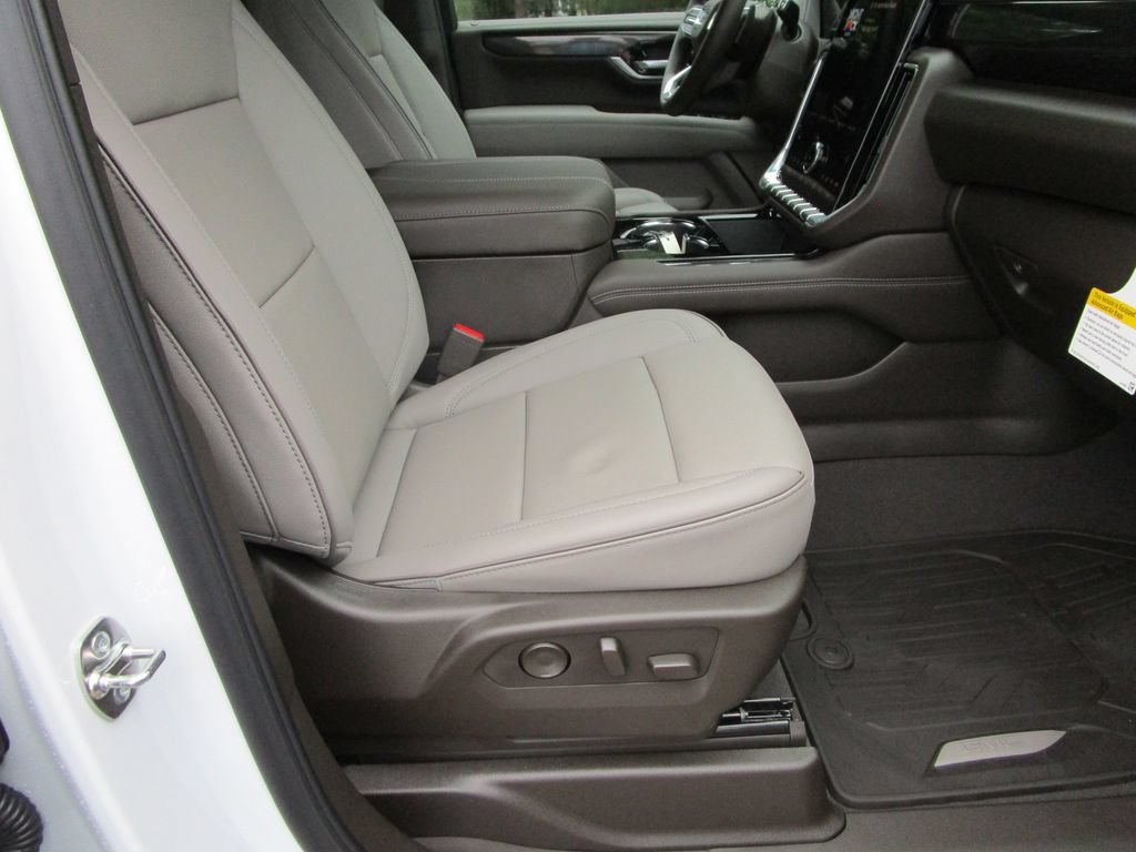 New 2026 GMC Yukon XL Elevation w/ Elevation Premium Package RWD image 32