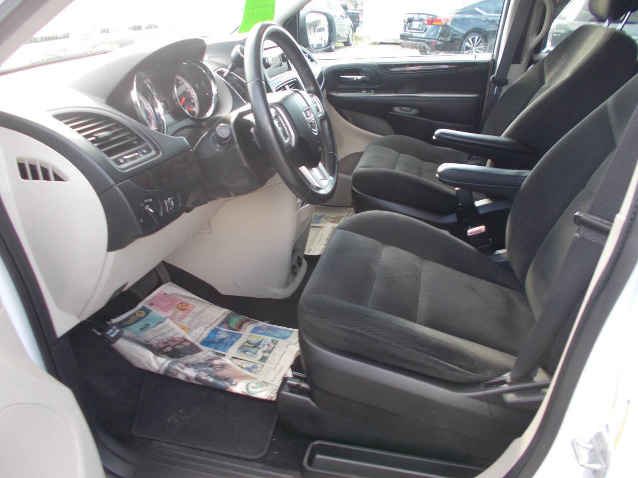 Used 2016 Dodge Grand Caravan SE w/ Quick Order Package 29E SE image 5