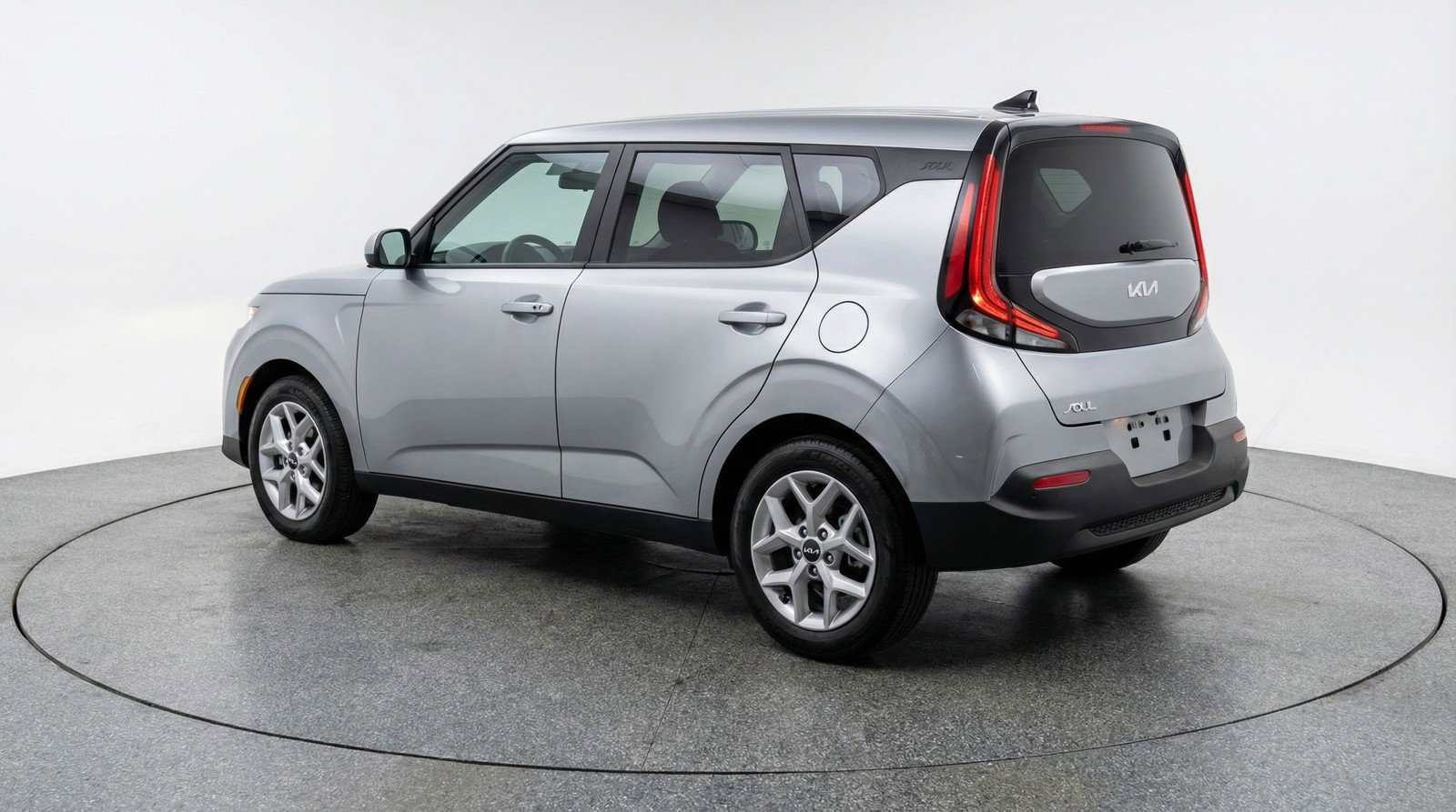Used 2025 Kia Soul LX w/ LX Technology Package FWD image 6
