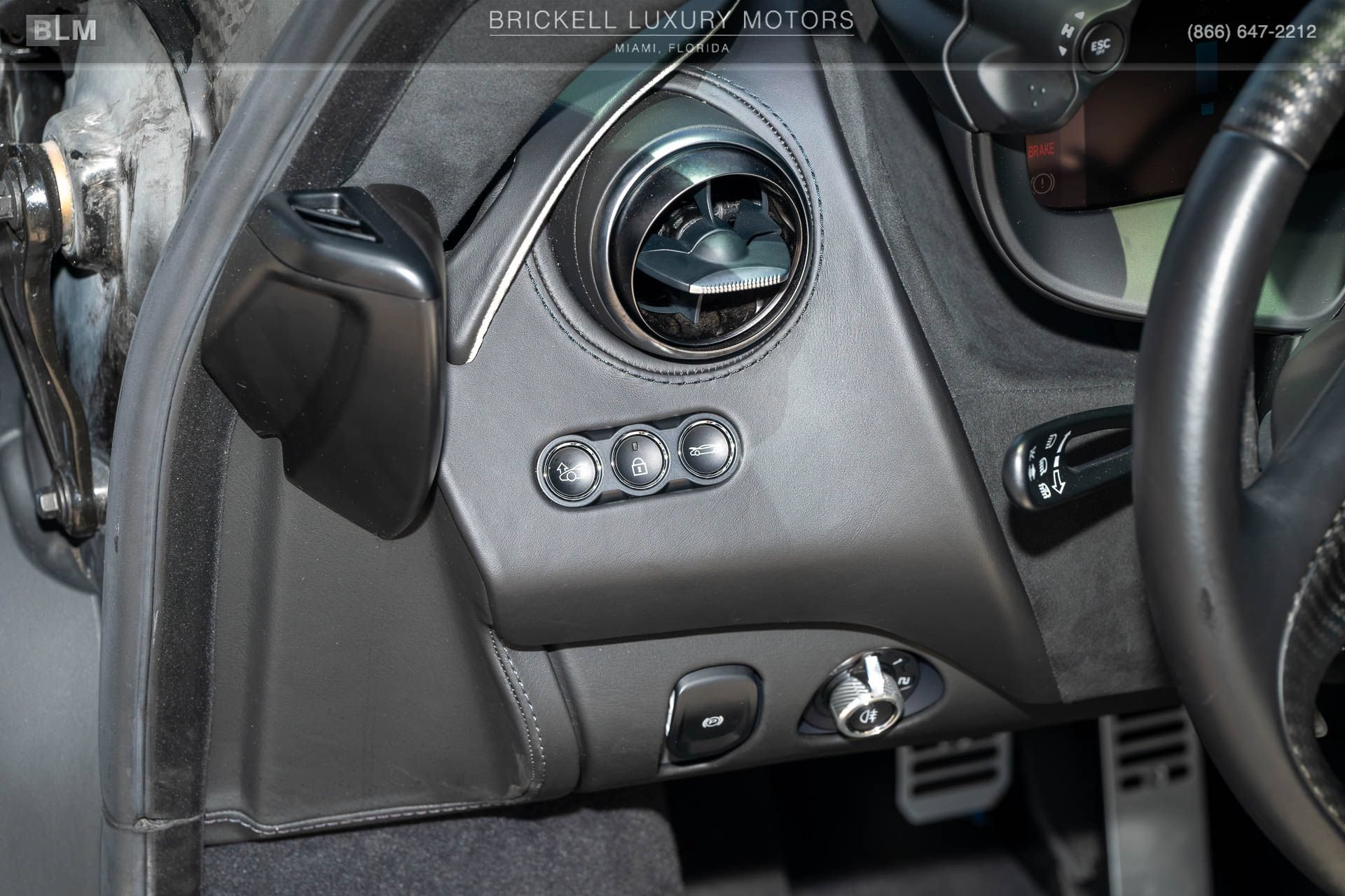 Used 2025 McLaren 750S RWD image 23