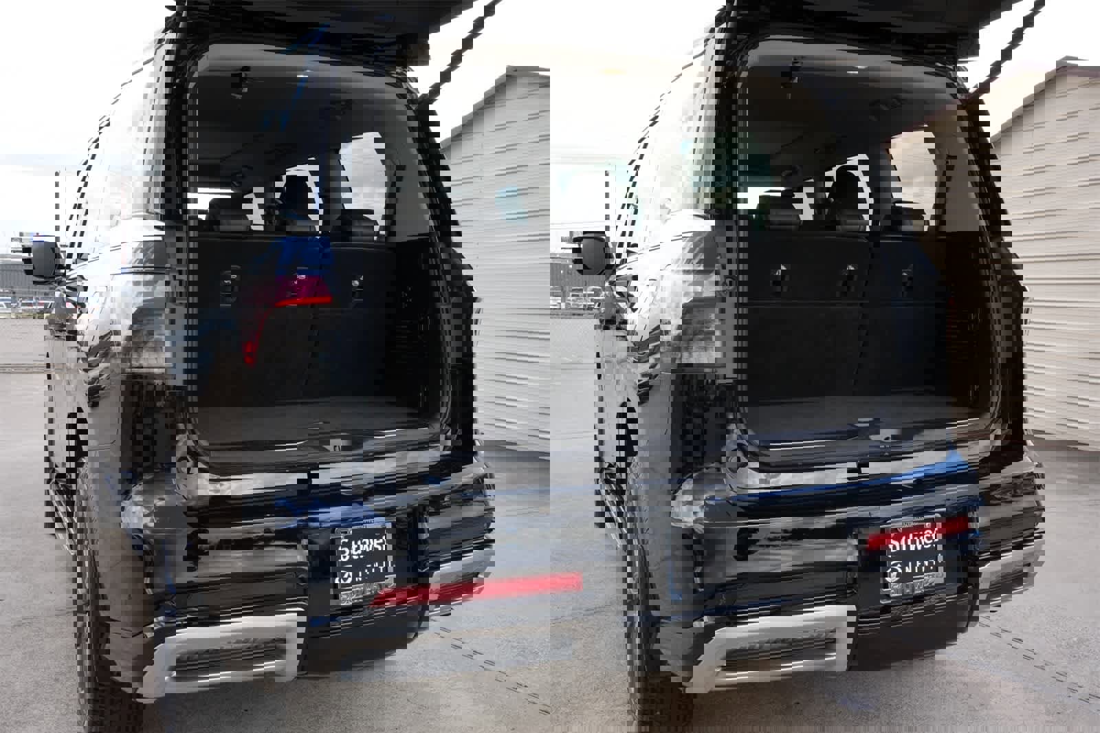 Used 2025 INFINITI QX80 Pure w/ Cargo Package image 21