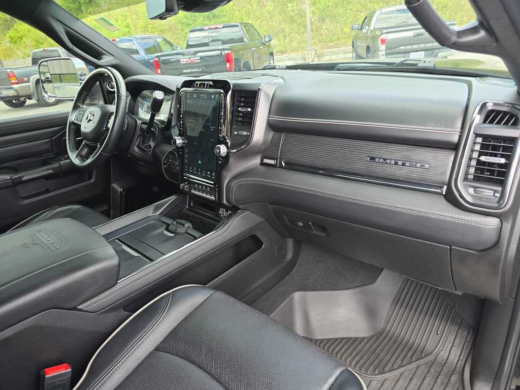 Used 2022 RAM 2500 Limited AWD/4WD image 32
