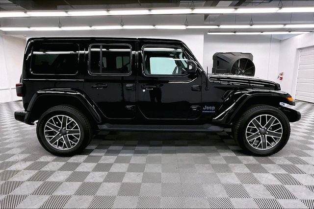Used 2023 Jeep Wrangler Unlimited Sahara image 15