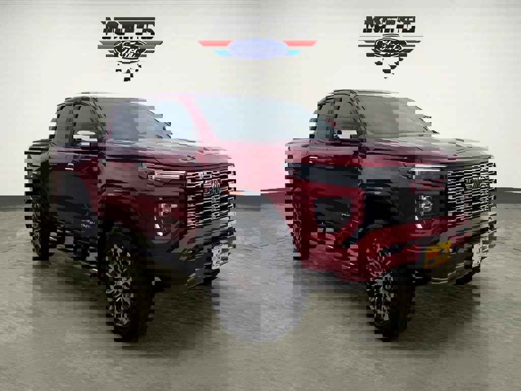 Used 2024 GMC Canyon Denali image 7