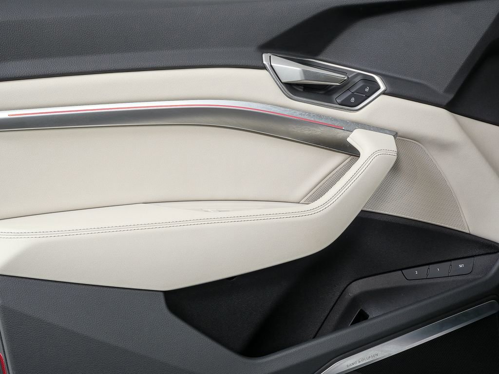 Certified 2024 Audi Q8 e-tron Premium Plus AWD/4WD image 6