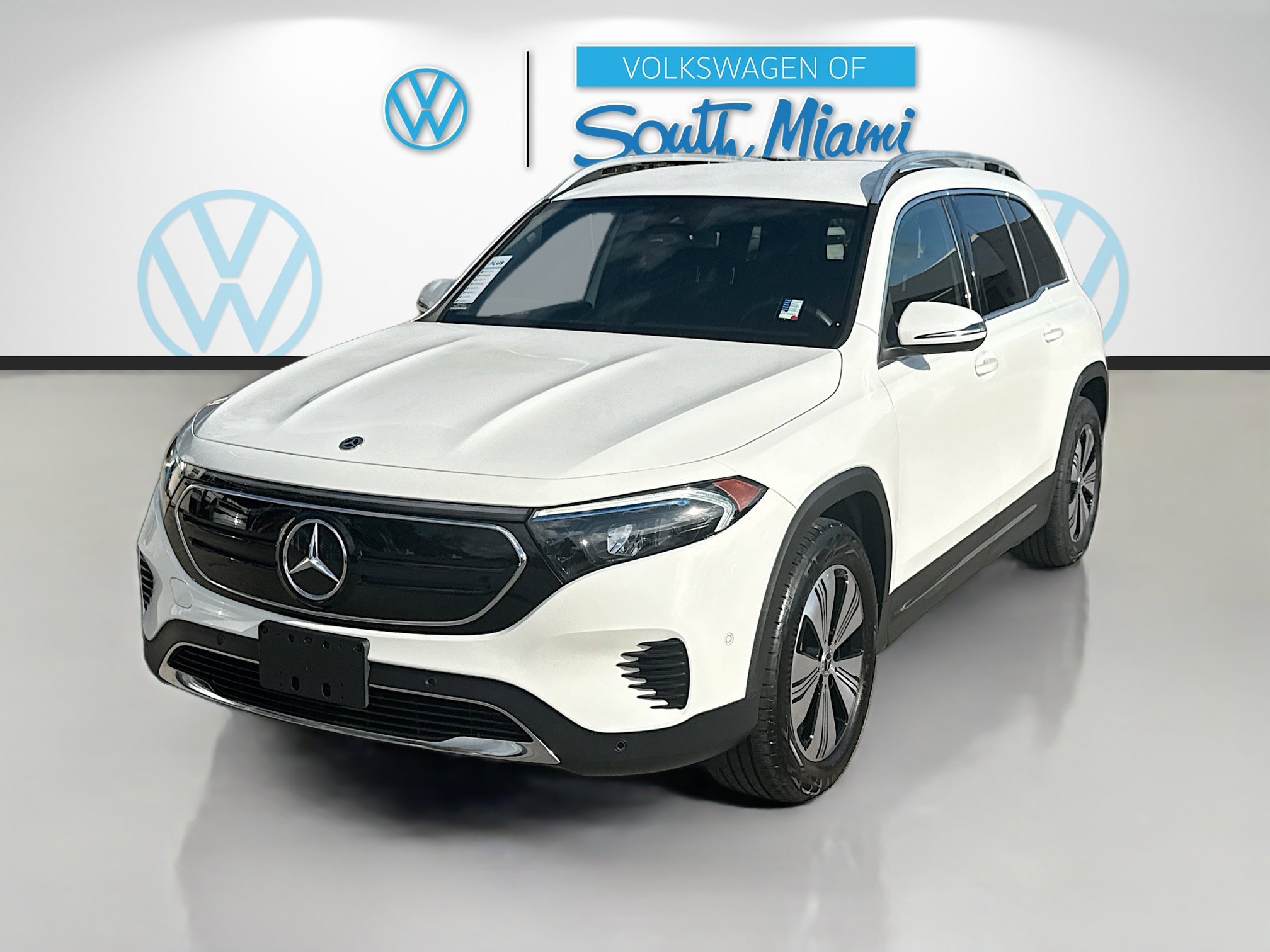 Used 2023 Mercedes-Benz EQB 250+ image 3