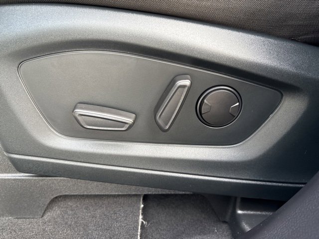 Used 2022 Ford Explorer XLT image 21