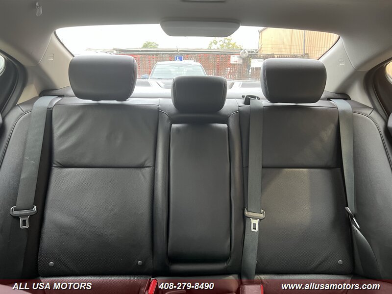 Used 2013 Acura ILX w/ Technology Package FWD image 23