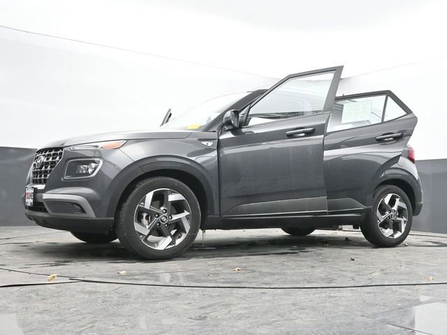 Used 2023 Hyundai Venue Limited image 50