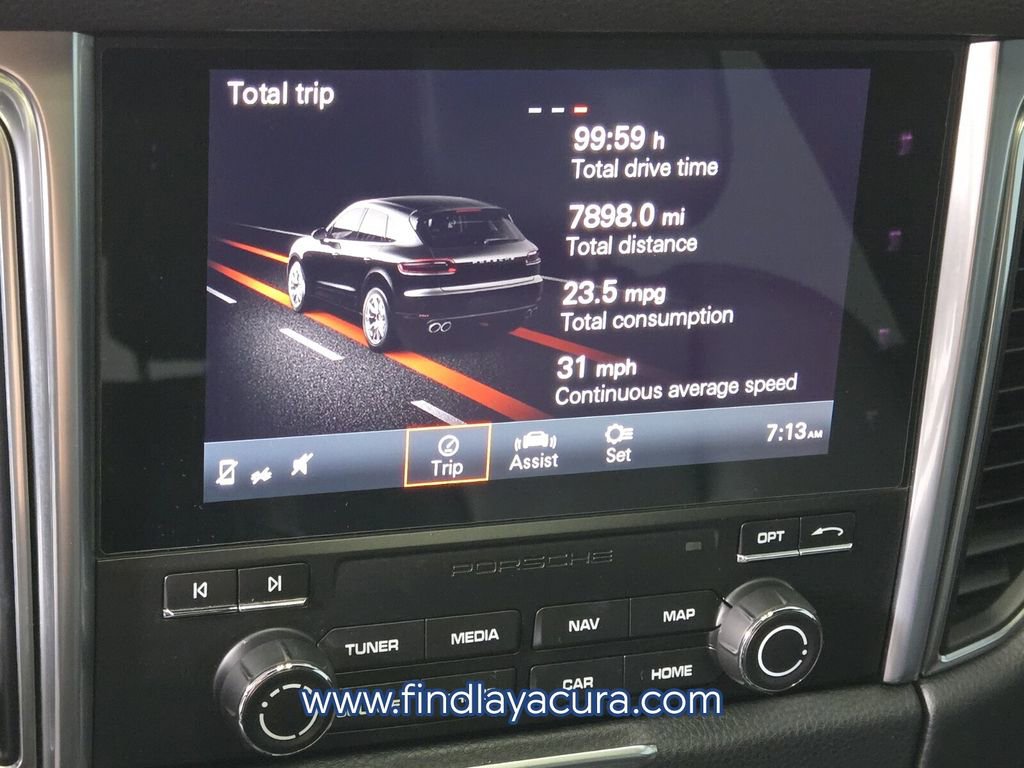 Used 2017 Porsche Macan AWD/4WD image 25