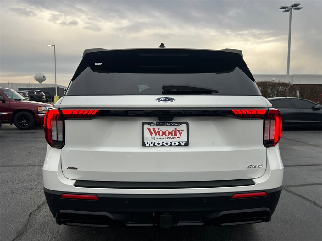 Used 2025 Ford Explorer ST-Line w/ Premium Package image 7