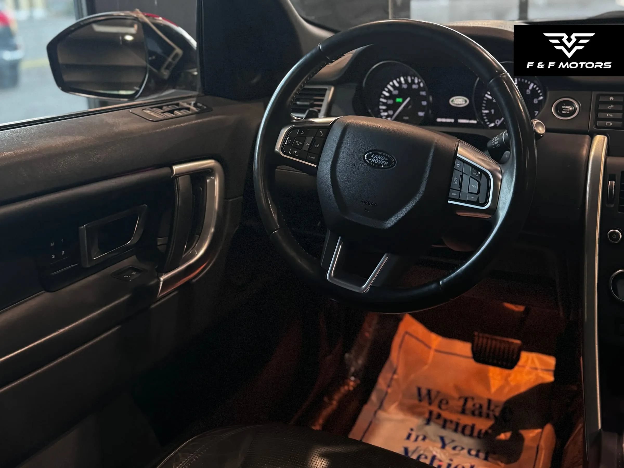 Used 2015 Land Rover Discovery Sport HSE Luxury AWD/4WD image 25