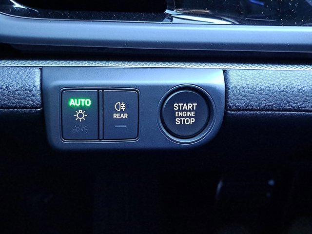 Used 2025 Porsche Panamera 4 image 25