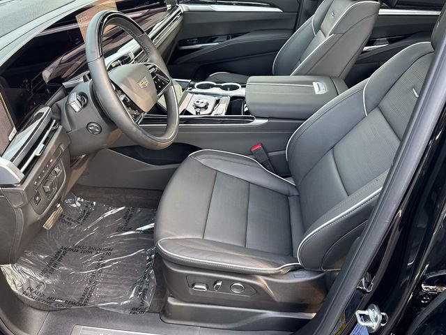 New 2026 Cadillac Escalade ESV Sport w/ LPO, Floor Liner Package AWD/4WD image 24
