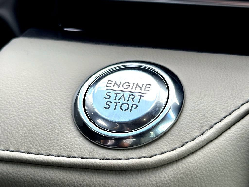 Used 2024 Lincoln Nautilus Premier AWD/4WD image 20
