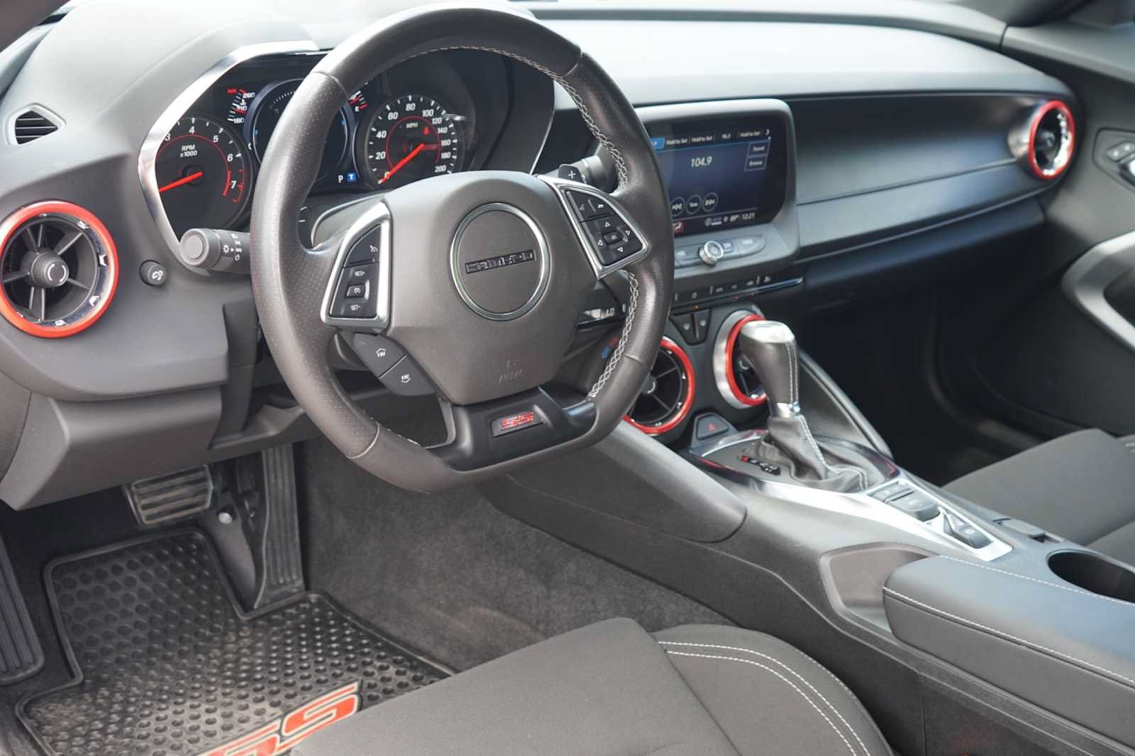 Used 2021 Chevrolet Camaro SS RWD image 8