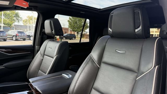 Used 2022 Cadillac Escalade Premium Luxury AWD/4WD image 51