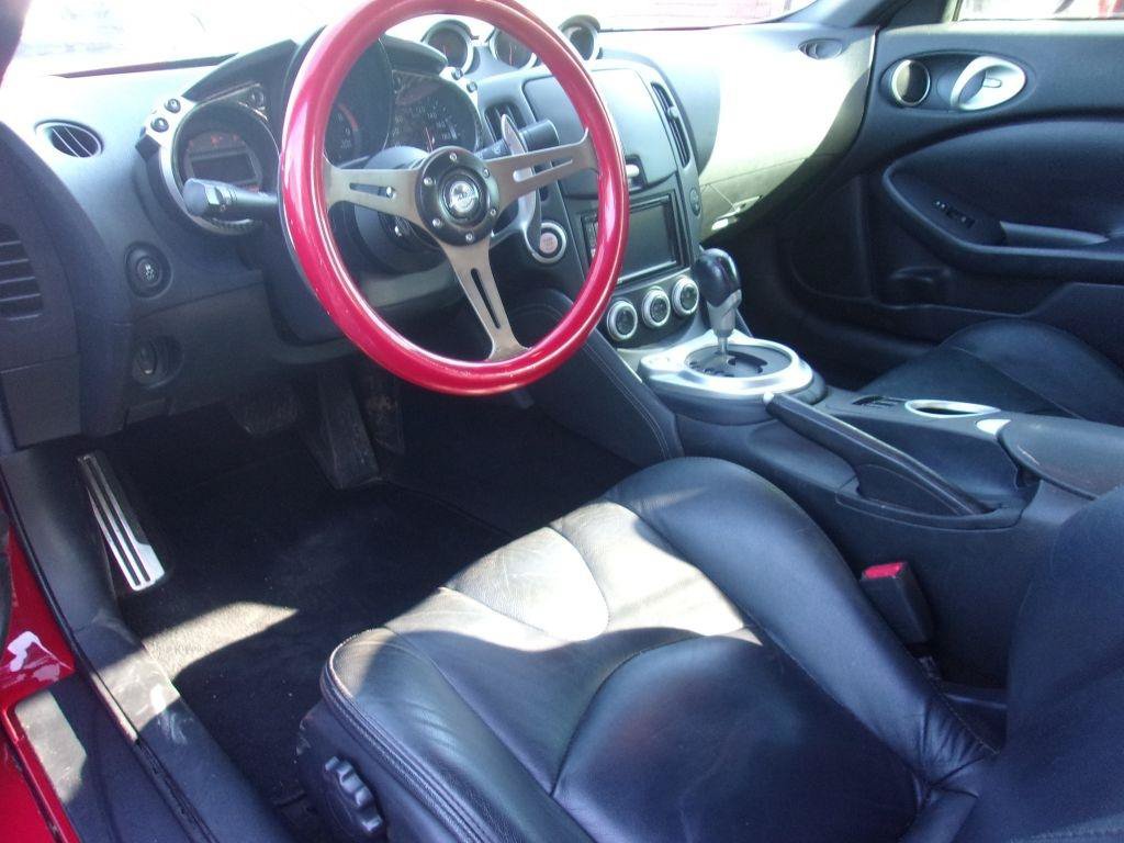 Used 2014 Nissan 370Z Coupe RWD image 5