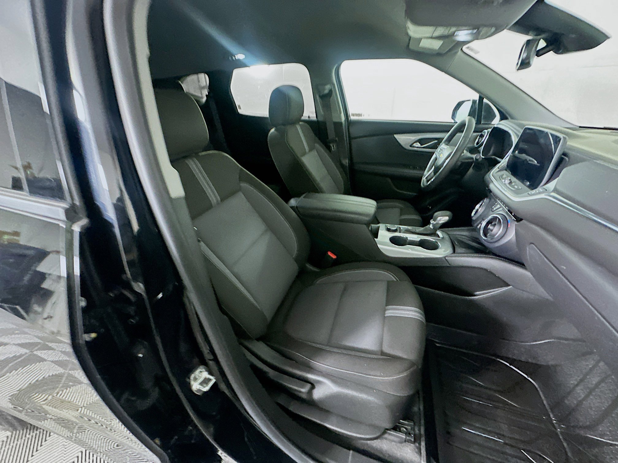 Used 2024 Chevrolet Blazer LT w/ Convenience Package image 30