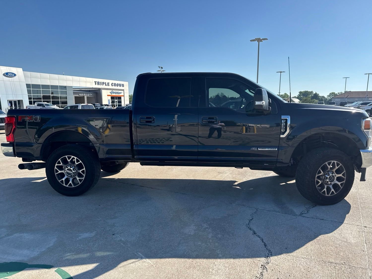 Used 2022 Ford F250 Lariat w/ Lariat Ultimate Package AWD/4WD image 2